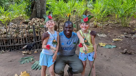 Giornata intera di visita privata alla fattoria delle spezie di Stone Town e all'isola della prigione