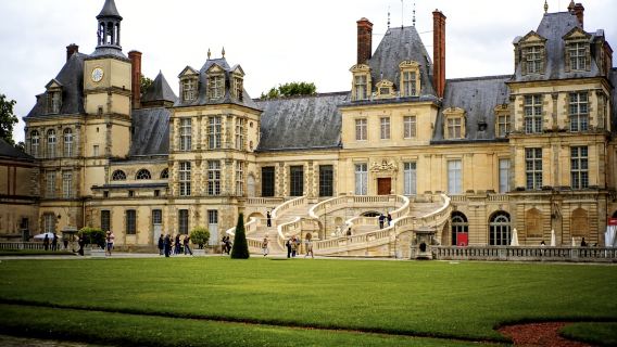 Painter's Village of Barbizon + Palace of Fontainebleau From Paris