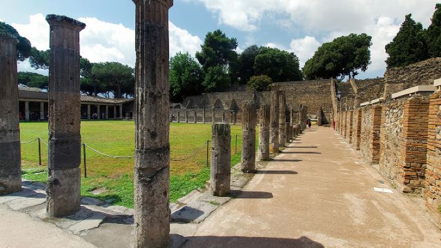 ทัวร์ปอมเปอีแบบไม่ต้องต่อคิวพร้อมไกด์นักโบราณคดี