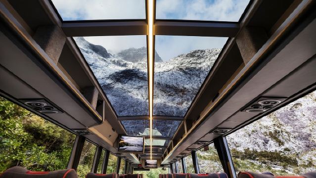 Премиальный тур в Милфорд-Саунд с обедом: автобус и круиз из Квинстауна