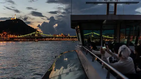 Budapest Danube River Sightseeing Night Cruise with Drinks