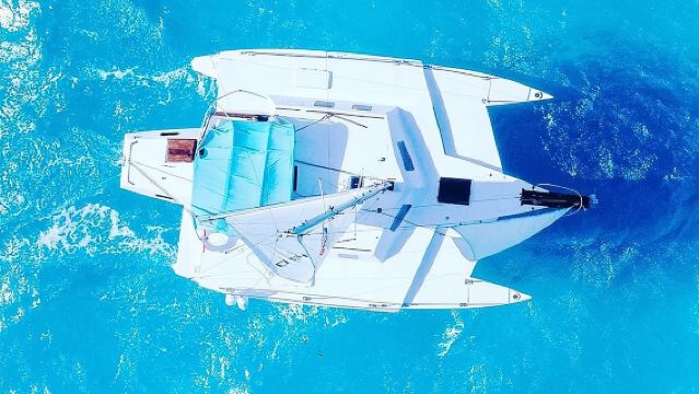 ¡Lo mejor de Cancún: Catamarán a Isla Mujeres, snorkel y bebidas!