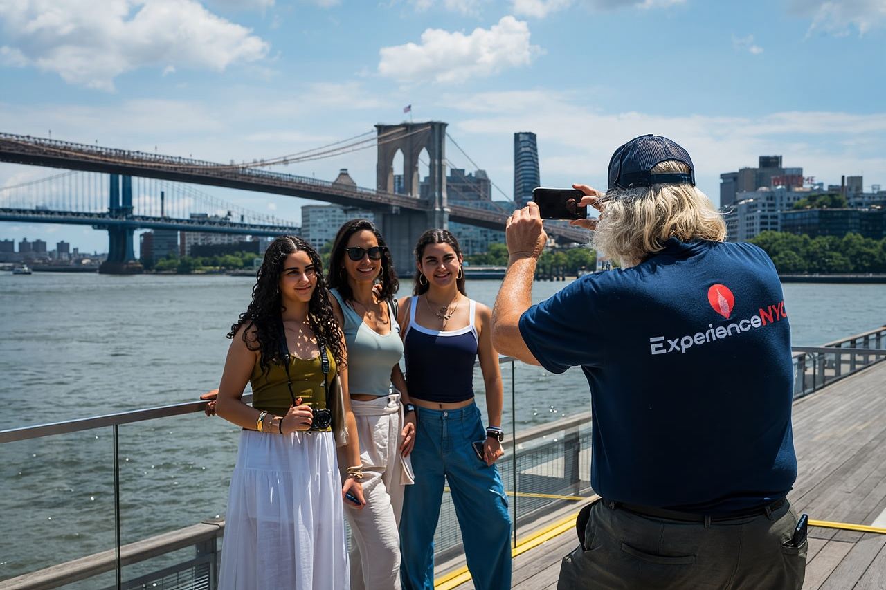 NYC: Half-Day Luxury Bus Tour with Empire State Access