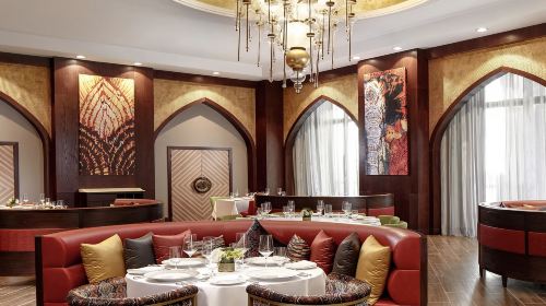 Abu Dhabi Emirates Palace Hotel dining experience 3