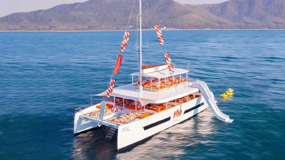 Thailand Pattaya 1-day tour yacht trip to Extreme Three Islands/Uninhabited Three Islands/Orange Sailing No.1 luxury yacht/sea party sunset cruise buffet