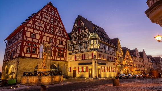 Старый город Ротенбург + Площадь Плёнляйн + Фонтан со статуей Святого Георгия, убивающего дракона + Ратуша однодневный тур