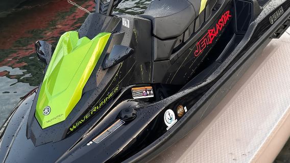 Rent a jet ski 1 hour