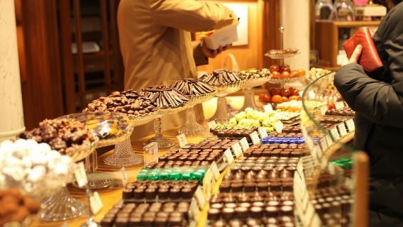 Paris: Chocolate, Pastry & Macaron Saint-Germain Food Tour