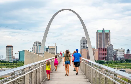 聖路易斯拱門小團體步行遊覽及拱門門票