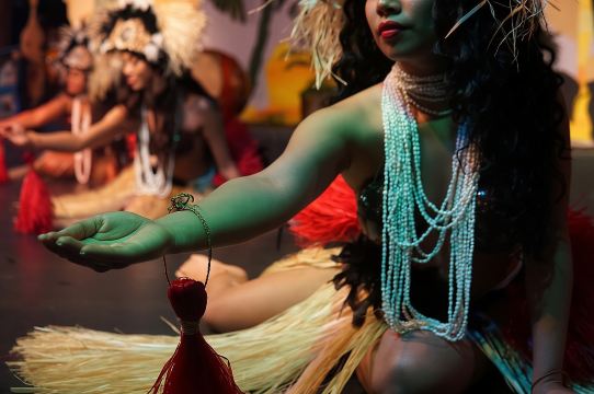 代託納海灘 Polynesian Fire 表演票券與晚餐