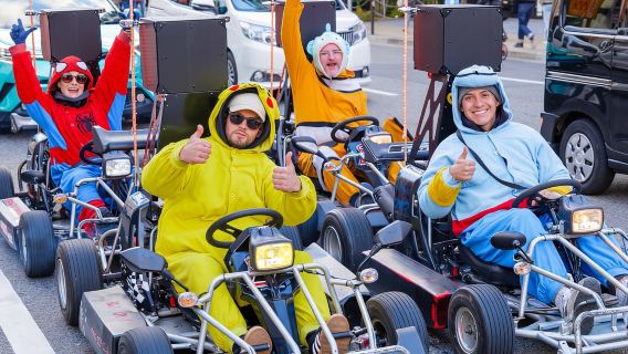 Osaka: tour guidato di go-kart in costume divertente