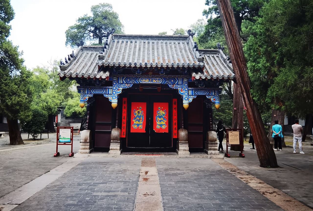 Однодневный тур в Цюйфу, Шаньдун: Конфуция + Пуга + Конлинг с индивидуальным обслуживанием на китайском и английском языках