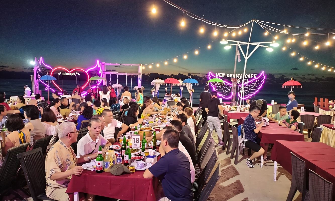 Bali: Jimbaran New Dewata Cafe Makanan Seafood dengan Minuman