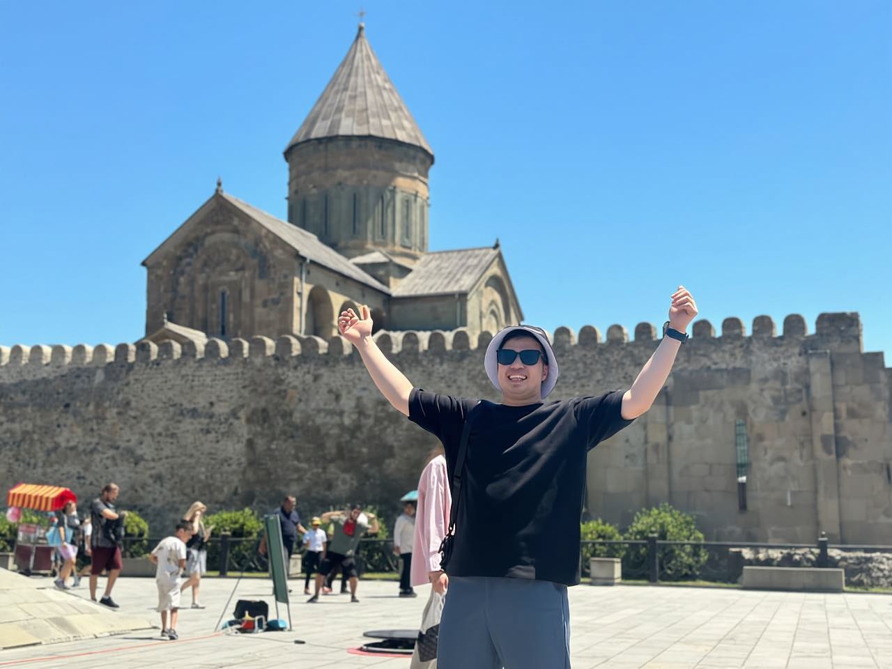 トビリシ：ムツヘタ ジュヴァリ バザール、ジョージア年代記、ワイン