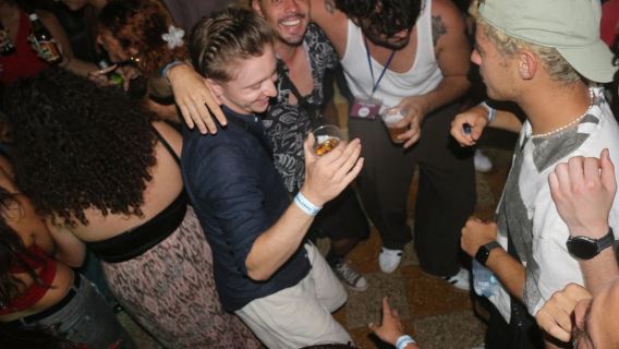 Palermo: Merangkak Bar Berpandu dengan Tangkapan dan Diskaun untuk Minuman