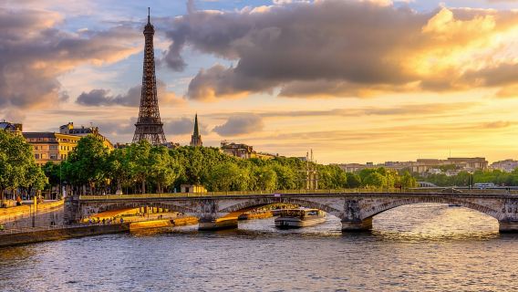 法國巴黎塞納河遊船+埃菲爾鐵塔半日遊【中文司導+飯店接駁】
