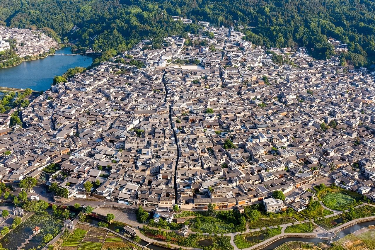 騰衝熱海+滇西抗戰紀念館+疊水河+和順古鎮一日遊【8人小團】