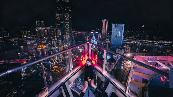 Chongqing World Trade Center Roof 131 Admission Ticket (360° Panoramic View of the Mountain City + Sky-high Cloud Perspective + Immersive Check-in at Popular Landmarks + Unlock High-altitude Photo Opportunities)