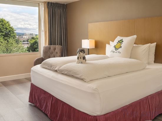 Staypineapple, Hotel Rose, Downtown Portland Room Type - Bridgetown, King Bed