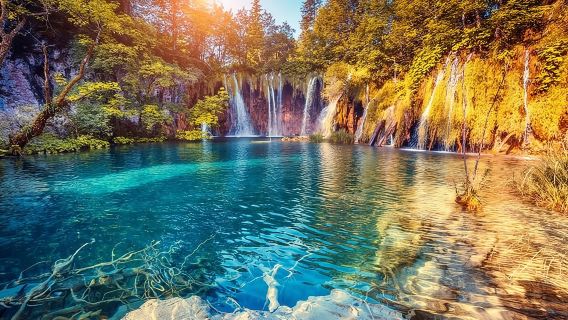 Zagreb to Split Group Transfer with Plitvice Lakes guided Tour