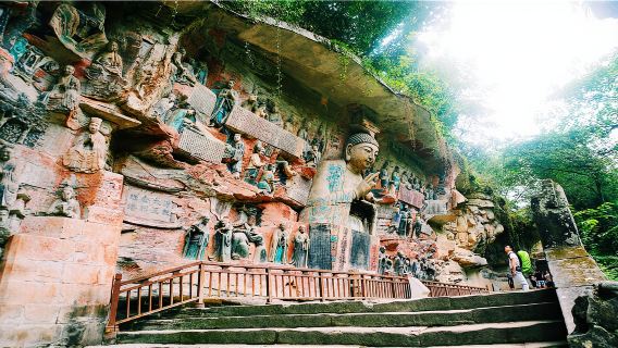 Chongqing: Private Tagestour zu den Felsschnitzereien von Dazu und dem geschnitzten Stein des Berges Baoding