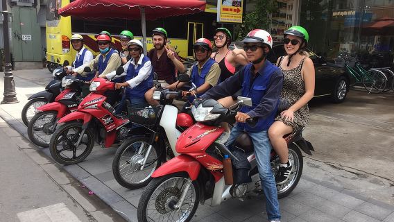Hue Food Tour by Walking or Cyclo or Motorbike with Driver