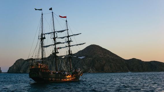 Cabo San Lucas: Sunset Pirate Ship Cruise with Dinner Show