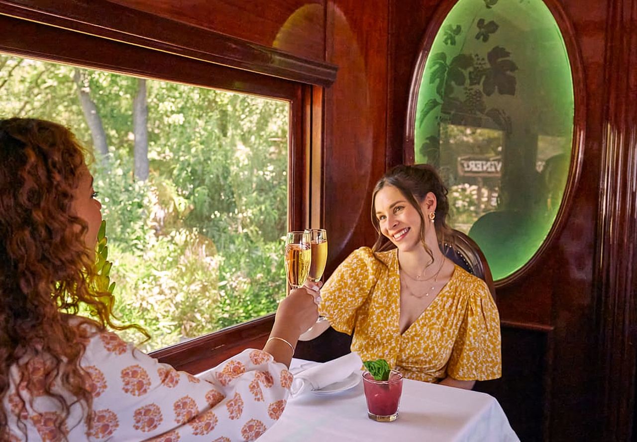 Napa Valley Wine Train: อาหารกลางวันหรืออาหารเย็นแบบ Gourmet Express