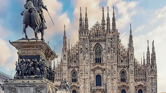 Milan: Duomo Cathedral Entry Ticket and Rooftop Tour