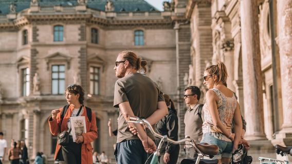 Paris: Night Small-Group Bike Tour & Boat Cruise