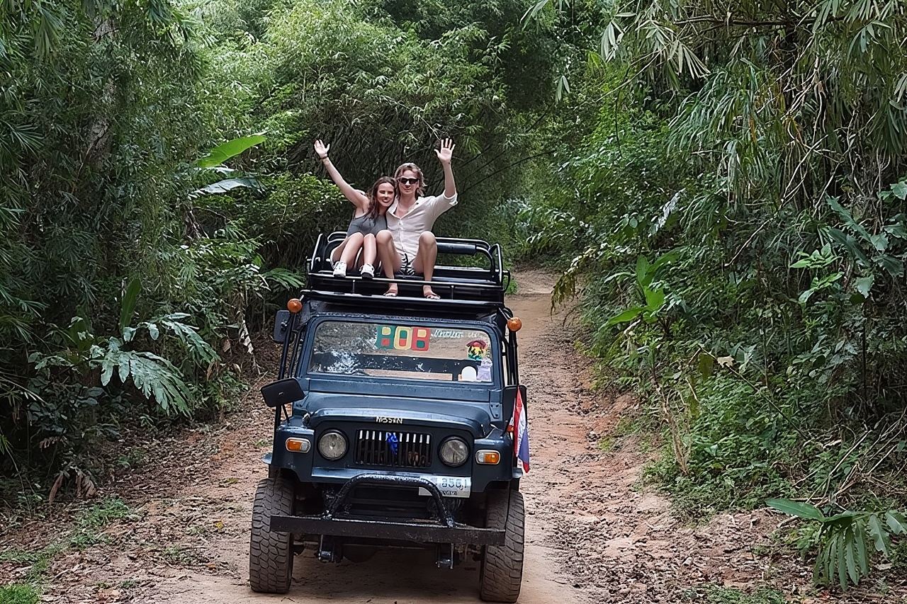 XE JEEP JUNGLE SAFARI quanh Koh Samui (thân thiện với môi trường) bao gồm bữa trưa