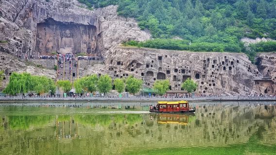 4-Hour Private Walking Tour of Luoyang Longmen Grottoes