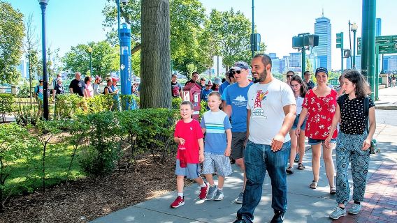 Recorrido guiado a pie por el campus del MIT