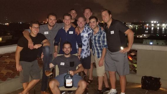 Tour serale a piedi per piccoli gruppi alla scoperta dei luoghi infestati di New Orleans