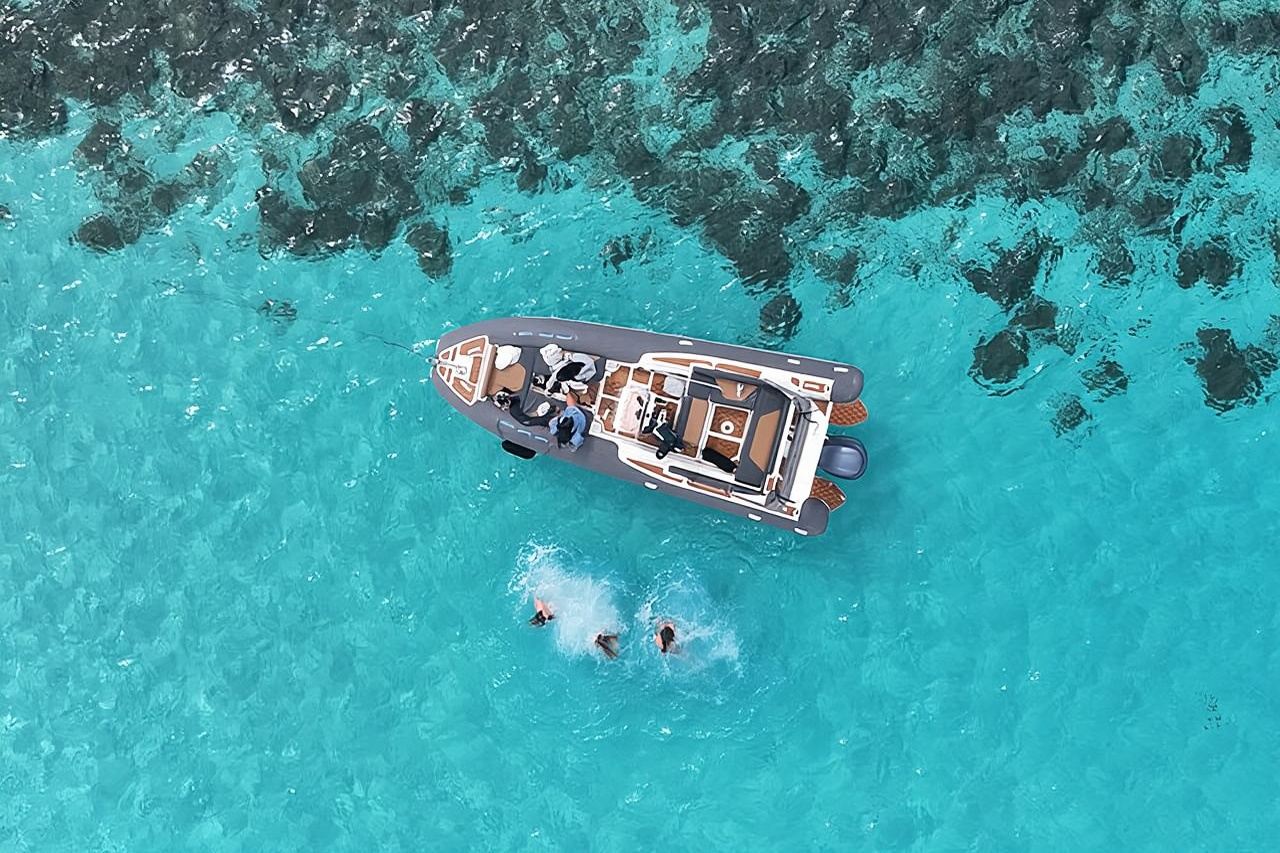 Private Boat Tour to Blue Lagoon Comino Caves and Gozo 