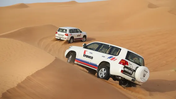 Safari en vehículo por el desierto con cena barbacoa