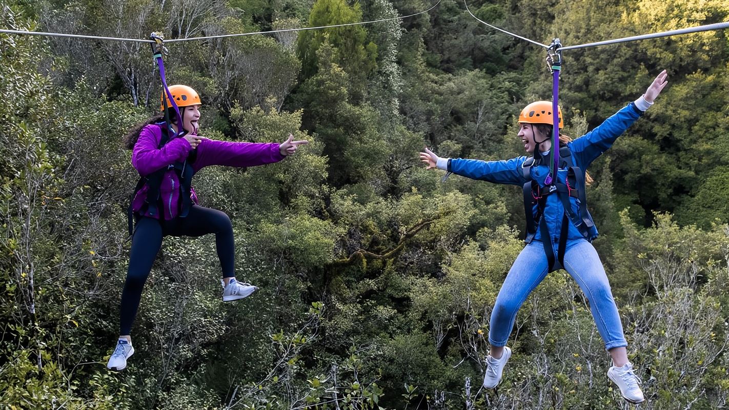 Rotoruas Ultimate Ziplines, Tandem 400 เมตร, Cliff Walk และถ่ายภาพ