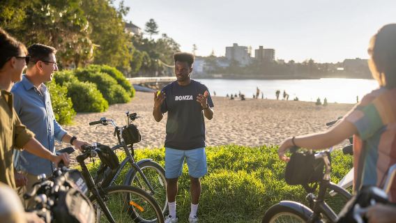 Tur Sepeda dan Pesiar Matahari Terbenam yang Menakjubkan di Pantai Manly