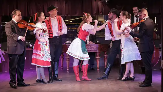Budapest: Danube Cruise with Folk Dancing and Drinks