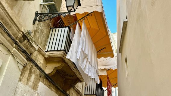 Bari: Guided Walking Tour with A Special Treat