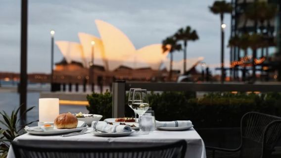 Dîner du Nouvel An avec feux d'artifice au Harbourfront Seafood Restaurant à Sydney en 2026 (début à 18h00)|Dîner 5 plats|Deux feux d'artifice|Boissons alcoolisées et non alcoolisées|Repas au premier étage