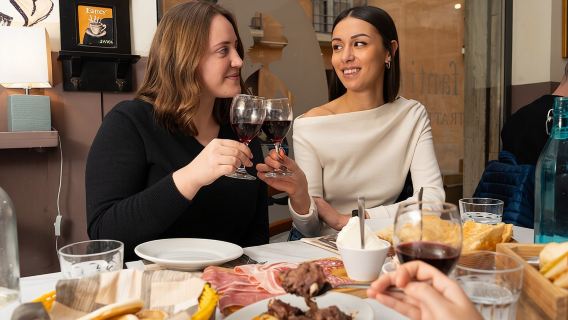 Bologna: Full meal Food Tour with Local Delights by Do Eat Better