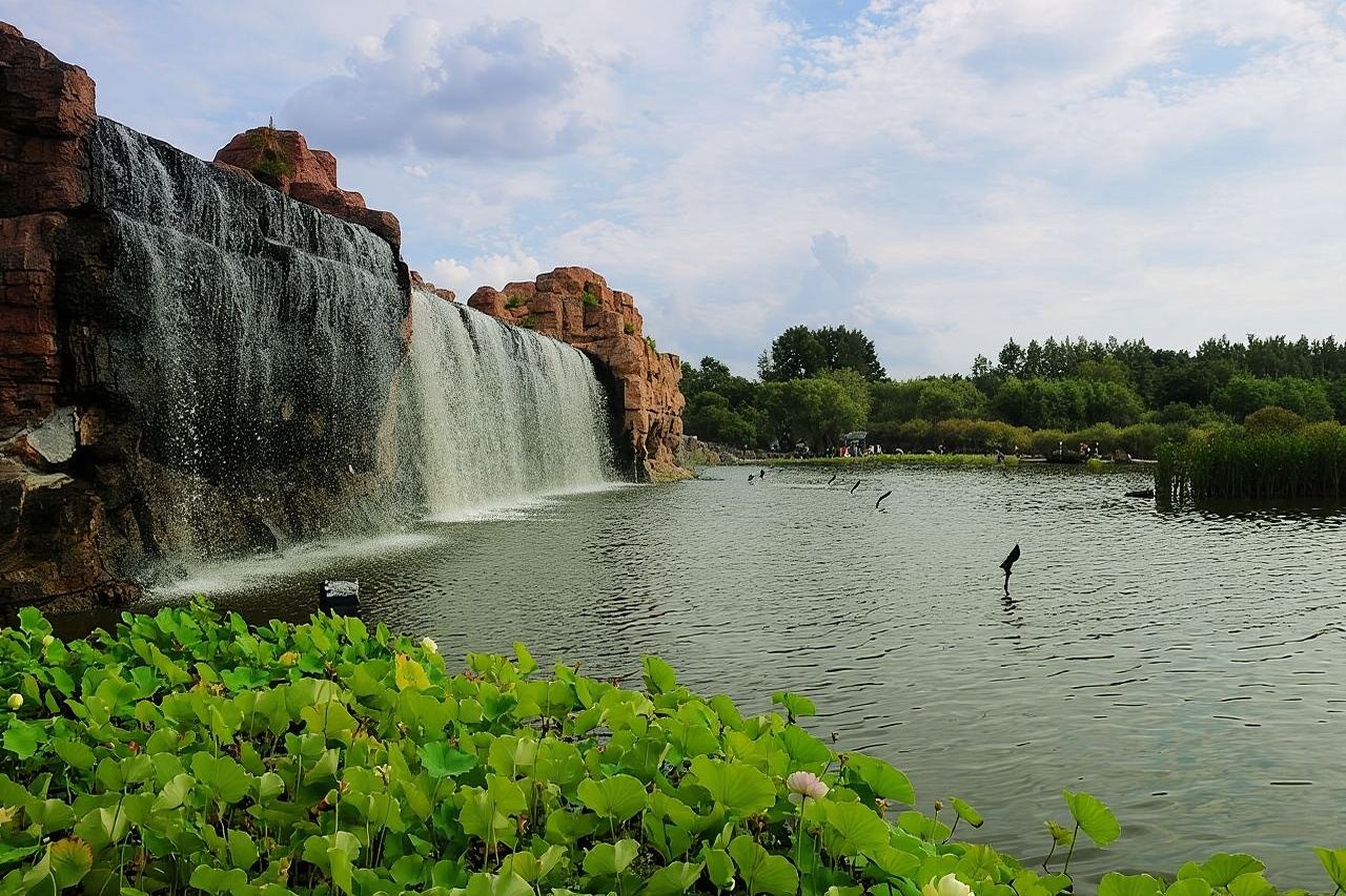 Small-Group Tour in Summer: Harbin Sun Island, Indoor Ice and Snow World