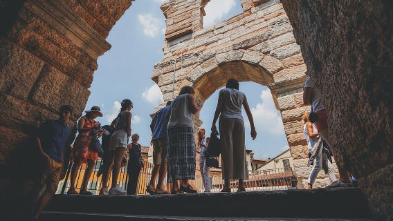 Visita guidata a piedi di Verona con biglietto d'ingresso d'ingresso salta fila all'Arena