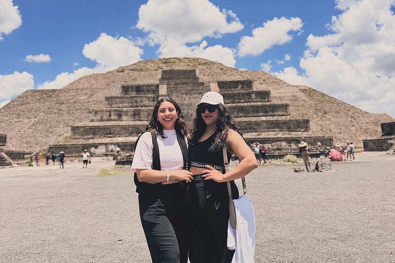 Private Teotihuacan-Tour, Höhlenfrühstück und Transport