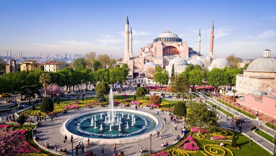 Istanbul: Full-Day Tour with Top Attractions from Hotels or Port