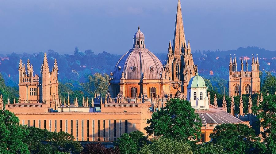 倫敦牛津大學+嘆息橋+牛津故事博物館一日遊【親子包車專線】