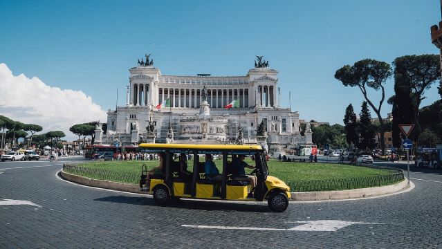  Golf Cart Small-Group Guided Tour: Rome City Highlights