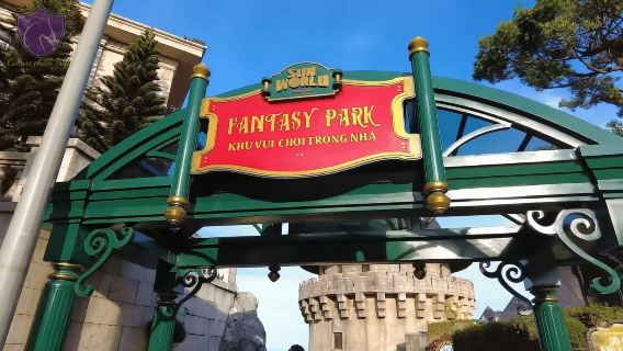 ダナン発:バナヒルズ・ゴールデンブリッジ ファンタジーパーク ワンデーツアー