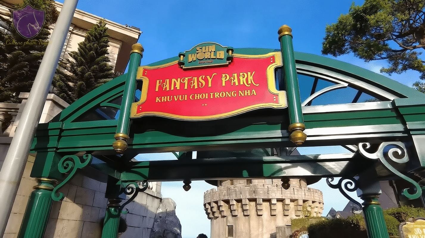 Ab Da Nang: Tagesausflug zum Bana Hügel mit der Goldenen Handbrücke und dem Fantasy Park